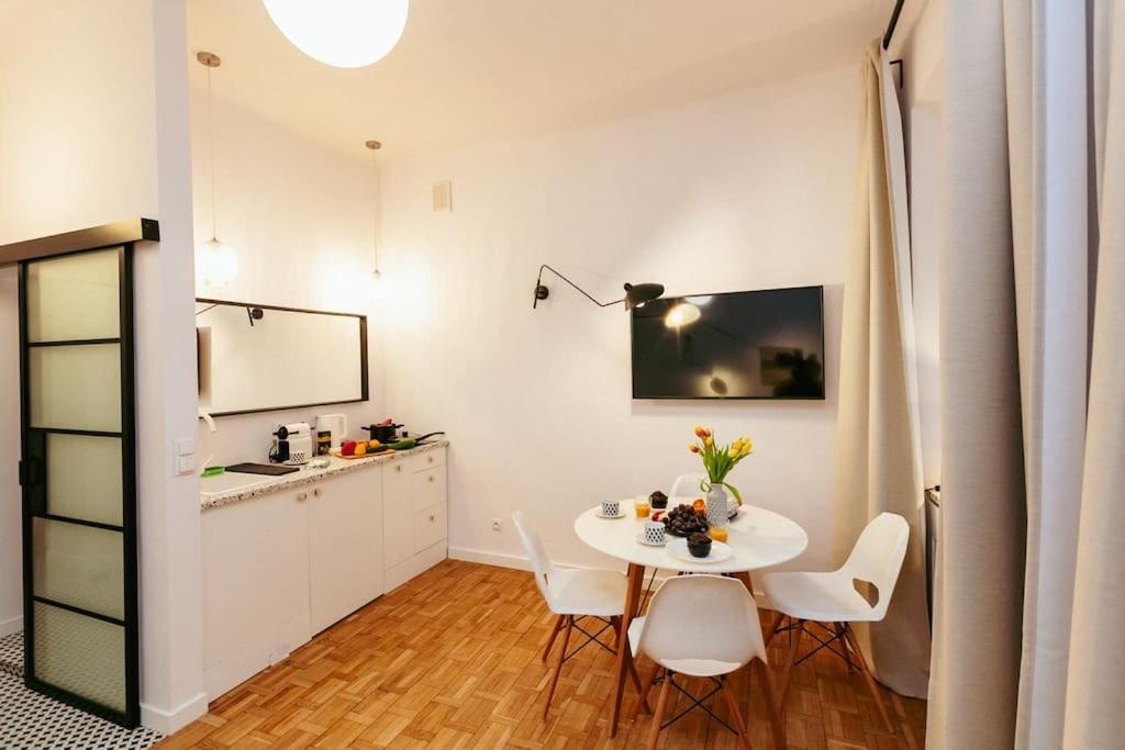 Charming Apartment Next To The Old Town! Varsovia Exterior foto